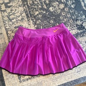 EUC Nike Pleated tennis/pickleball skirt size medium